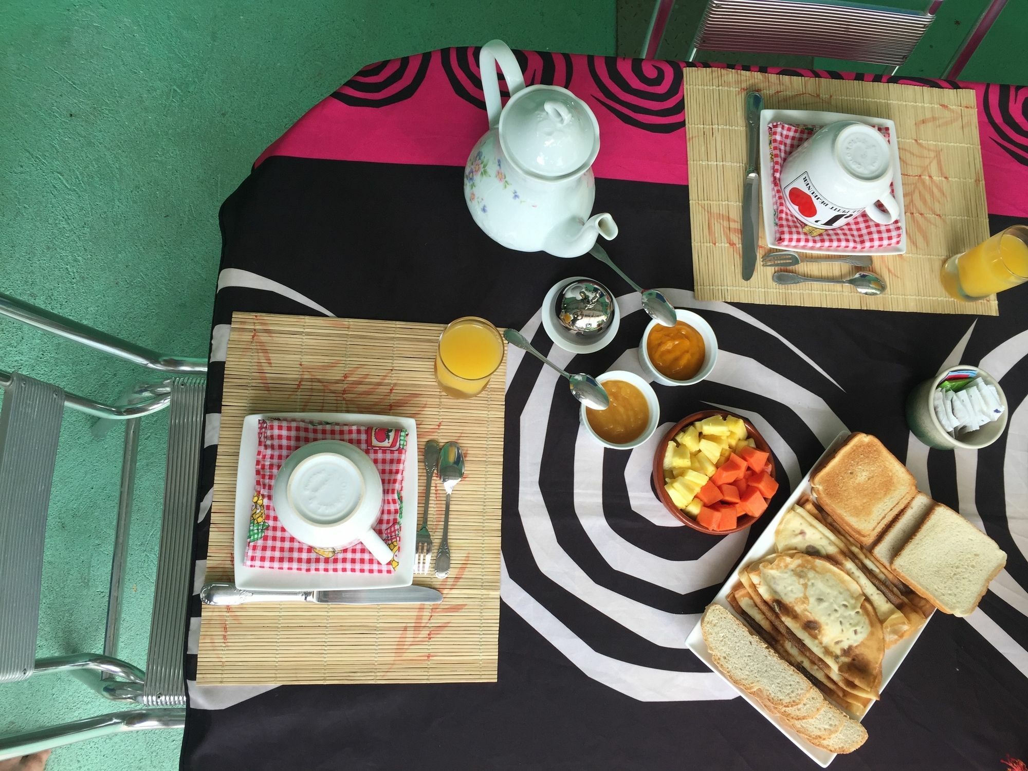 La Perlita Bed & Breakfast Jacó Eksteriør bilde