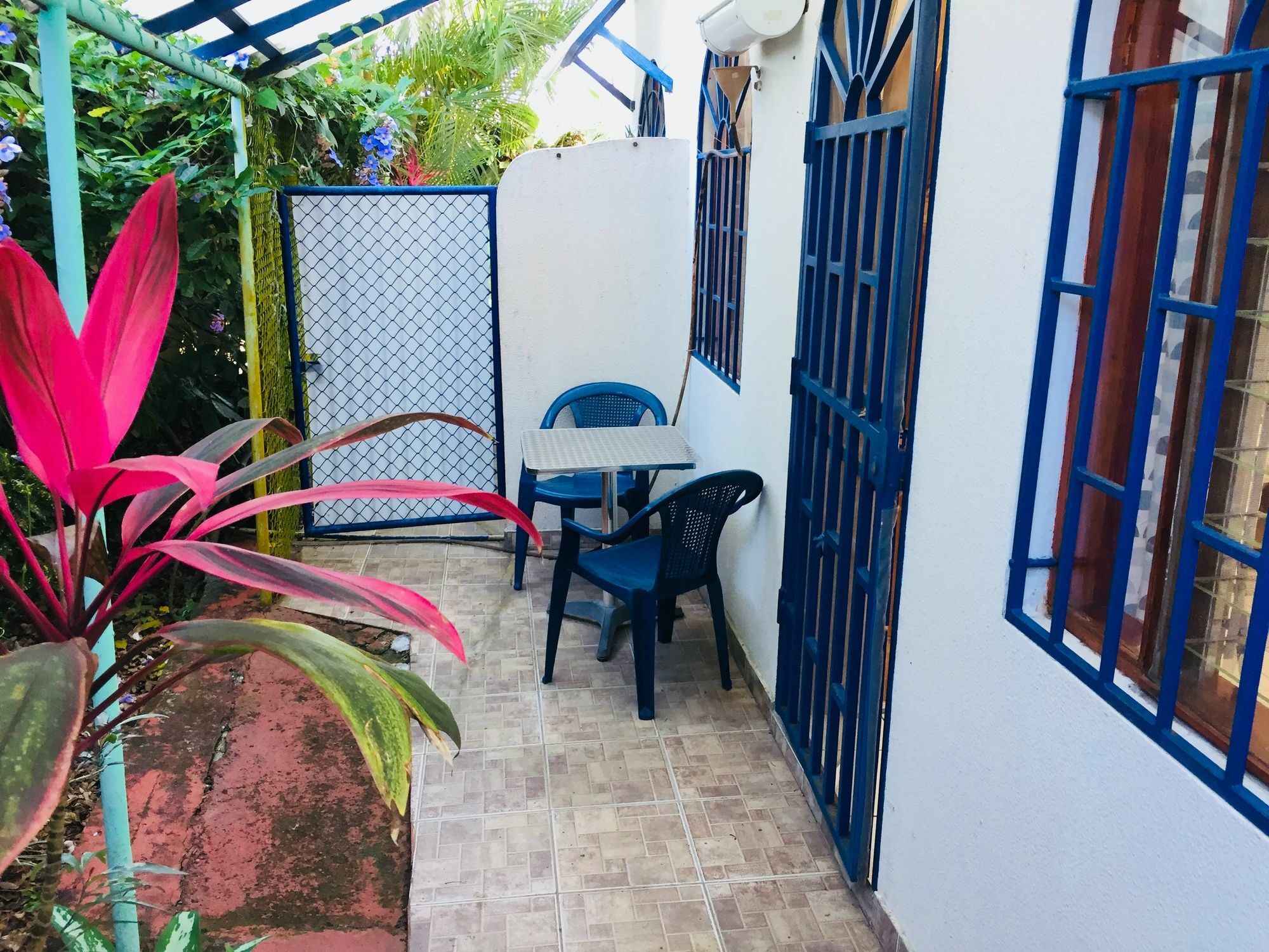 La Perlita Bed & Breakfast Jacó Eksteriør bilde